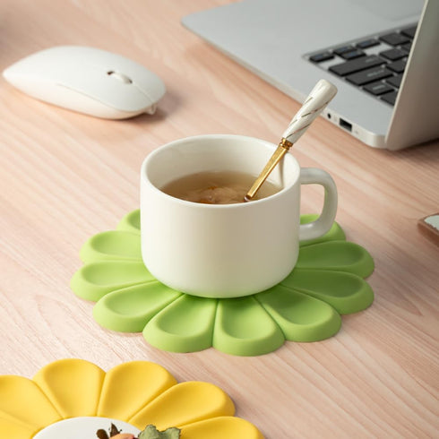 Daisy Trivet for Hot Pots and Dishes, 6.7 Inch Round Flexible Silicone Pot Holders Hot Pads, Anti-Slip Coaster, Heat Resistant Mat Multi-Use Creative Placemat, Hot Pads for Kitchen (Green) by Generic