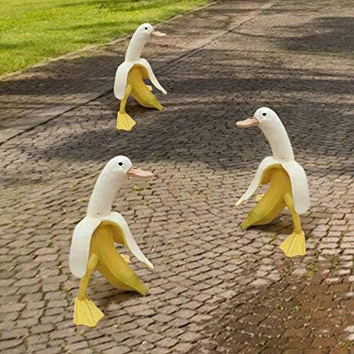 Whimsical Banana Duck Sculpture, Creative Banana Duck Art Statue for Garden Yard Outdoor Decor (1 pc)