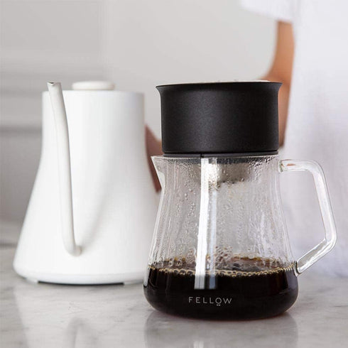 Fellow Mighty Small Glass Carafe, Manual Pour Over Coffee Beaker and Tea Steeper, 16.9 oz Clear Container