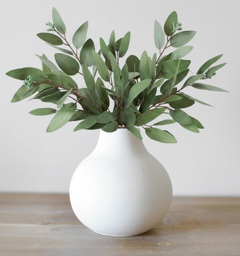 Carrot's Den White Round Vase - Minimalist Nordic, Japandi, Mid Century Modern