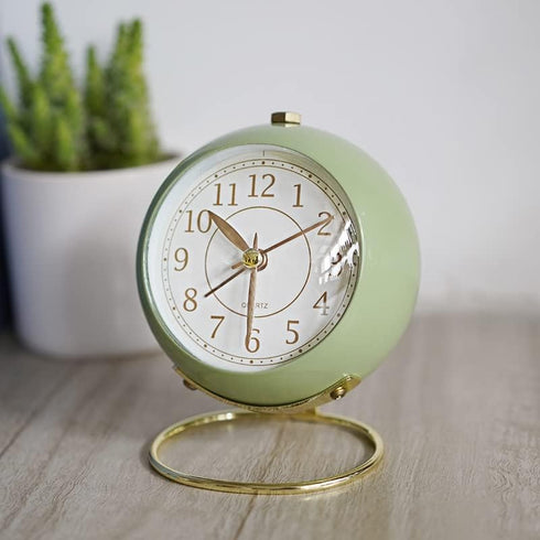 SHISEDECO Small Table Clock, Classic Non-Ticking Tabletop Alarm Clock with Backlight, Battery Operated Astronaut Desk