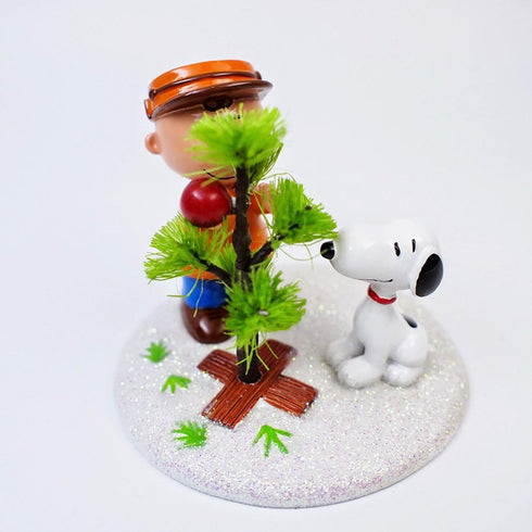 Department 56 Peanuts Charlie Brown & Snoopy The Perfect Tree Figurine, 2.76 Inch