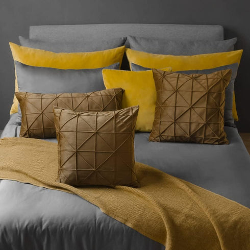 18x18 Inch JWH Stripes Velvet Throw Pillow Cover Decorative Geometric Accent Case Soft Pillowcase Plush Cushion for Bed