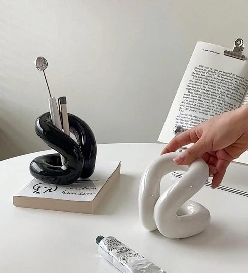 Countertops Handmade Ceramic Holder Stand for Toothbrushes, Makeup Brushes, and Pens - Minimalist Design for Bathroom