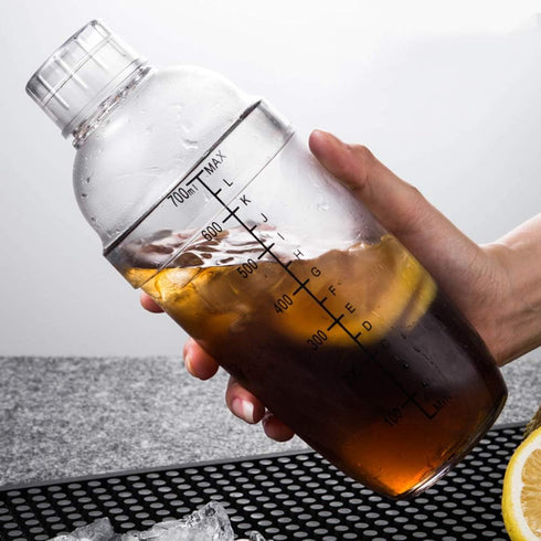FEOOWV Plastic Cocktail Shaker, Hand Drink Mixer Boba Tea Shaker Cup with Scales, 24 oz / 700cc