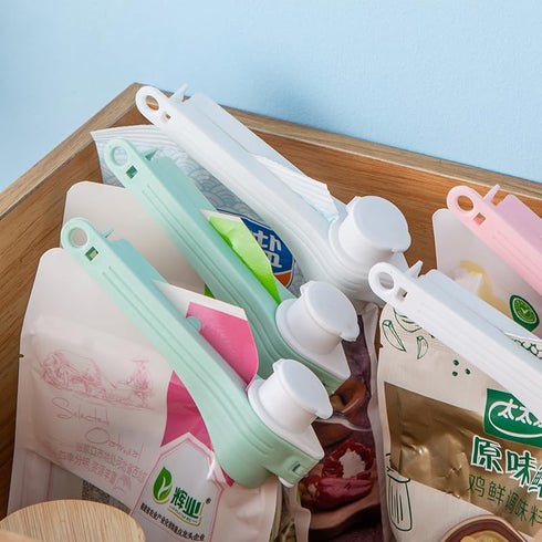 4pcs Bag Spout Clip,for Food,Snack Sealing Clips with Pour Spouts,Kitchen Chip Bag with Adhesive Hooks, for Cereal