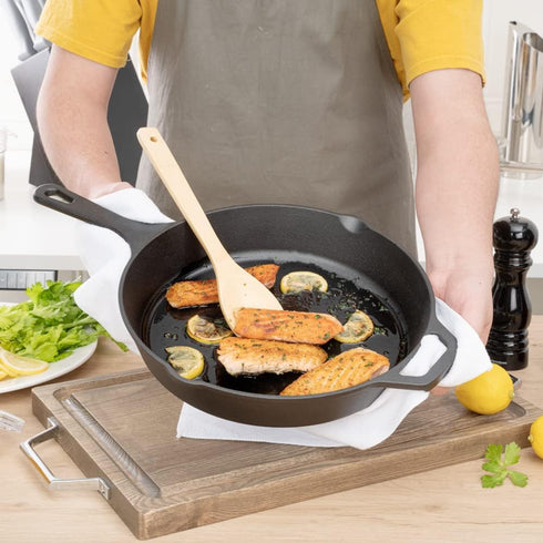 Restaurantware Met Lux 11.75 Inch Cast Iron Skillet, Pre-Seasoned Fry Pan for Indoor/Outdoor Cooking