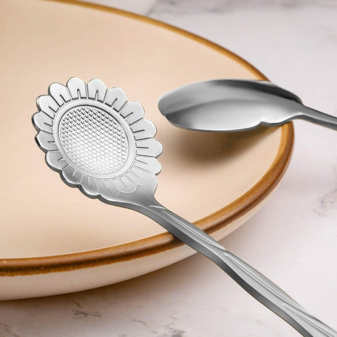 Chengu 8 Pieces Flower Coffee Tea Spoons Set, Stainless Steel Sugar Spoons, 8 Different Patterns for Tea Party (Silver)