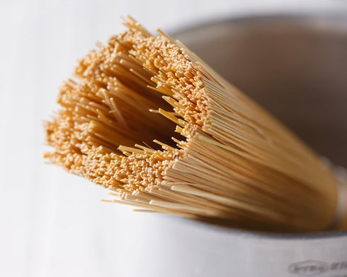 KAGOYA Sasara Bamboo Brush for Frying Pans and Woks, 7.1 Inch