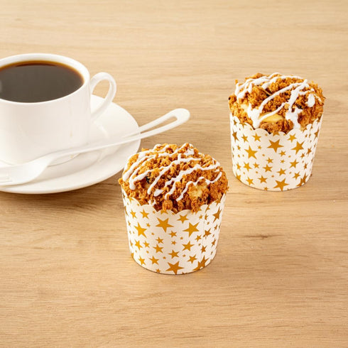 Restaurantware 50 Disposable Paper Baking Cups, 4.5 Ounce Greaseproof Oven-Ready White Muffin Liners with Gold Star