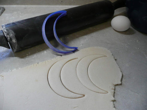 MOON ASTRONOMY SPECIAL OCCASION COOKIE CUTTER, MADE IN USA PR250, Small Size: 3" X 4 1/4" X 1/2"