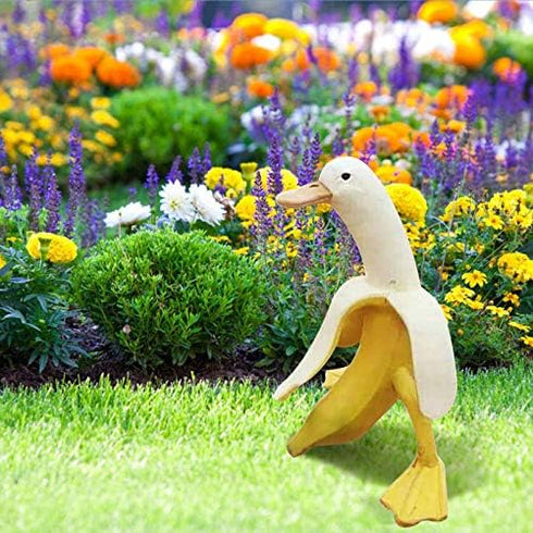 Whimsical Banana Duck Sculpture, Creative Banana Duck Art Statue for Garden Yard Outdoor Decor (1 pc)