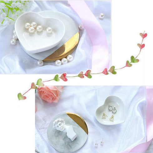 Ceramic Heart Shape Sauce Dish, Mini Seasoning Dishes, Sushi Dipping Bowl, Set of 4 (White)