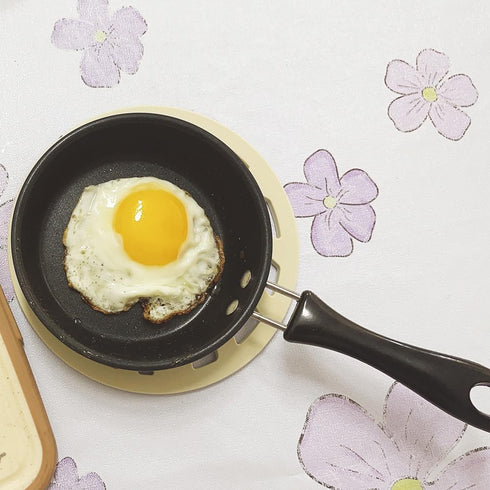Mini Egg Frying Pan, 4.7-Inch Non-stick 3Pcs with Bakelite Handle, Cast-Iron Pot for Eggs and Pancakes, All Stoves