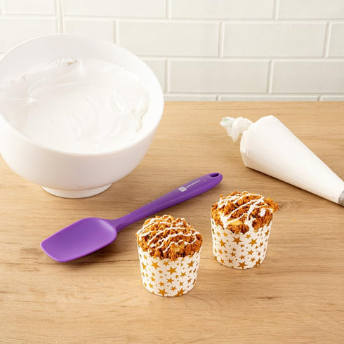 Restaurantware 50 Disposable Paper Baking Cups, 4.5 Ounce Greaseproof Oven-Ready White Muffin Liners with Gold Star