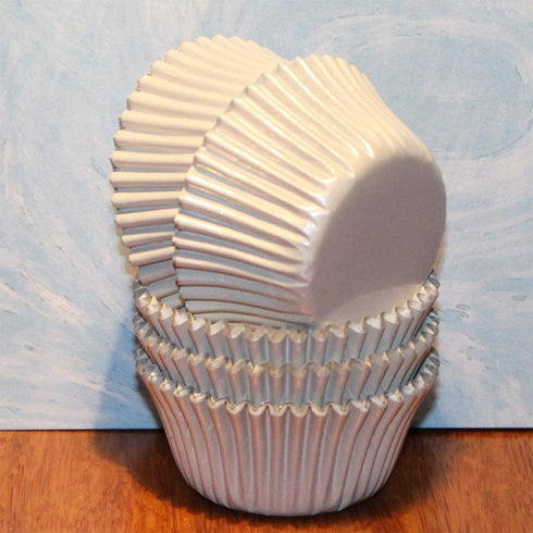 Gifbera 200-Count White Metallic Foil Cupcake Liners, Standard Size Baking Cups