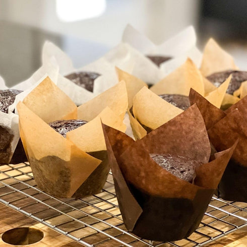 150-Pack Nordic Paper White Tulip Muffin Liners, Non-toxic, Grease-Resistant Baking Cups for Standard Muffin Pans