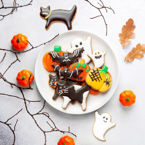 Halloween Cookie Cutters Set, 12 Pieces Stainless Steel Shapes for Pumpkin, Ghost, Bat, and Cat Cookies