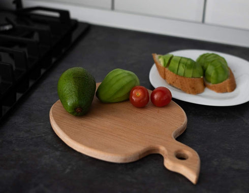 Apple-shaped Solid Wood Cutting Board with Handle for Fruit, Veggies, Cheese – Small Wooden Bread Board, Charcuterie