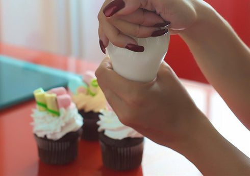 Piping Pastry Bag Pack of 100, Plastic Disposable Cream Pastry Bag for Cake Icing and Decorating