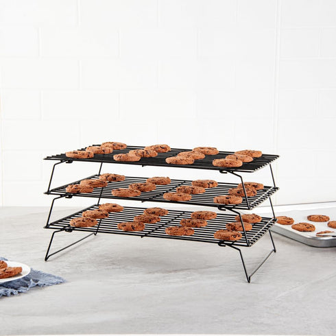 Restaurantware Met Lux 15.7 x 9.8 x 8.3 Inch Wire Baking Rack Set, 3-Tier Stackable Oven Wire Rack Set