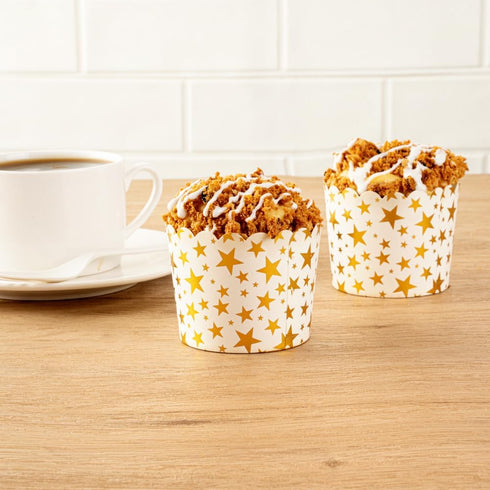 Restaurantware 50 Disposable Paper Baking Cups, 4.5 Ounce Greaseproof Oven-Ready White Muffin Liners with Gold Star