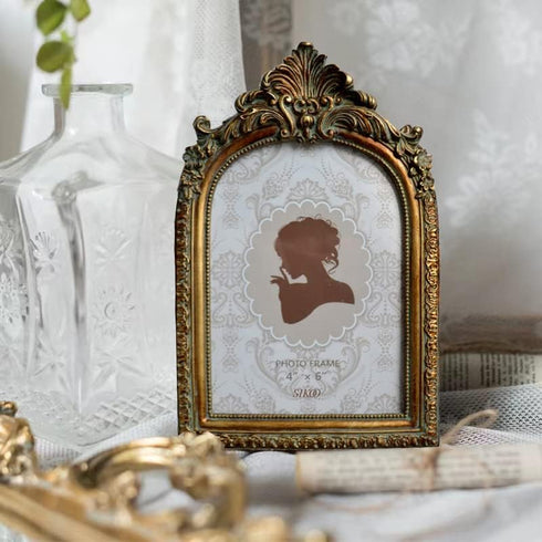 SIKOO Vintage 4x6 Picture Frame, Antique Ornate Table Top and Wall Mounting Photo Frame with High Definition Glass