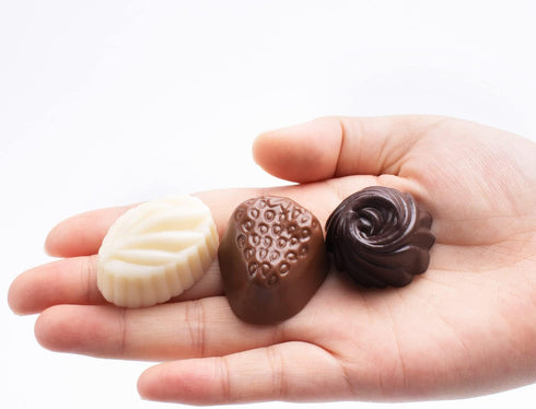 30 Hiawbon Pcs Fake Chocolate Artificial Food Realistic Mixed Color Chocolate Models Bulk Faux Dessert