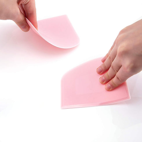 LUTER 2 Pieces 12 x 9.5 cm Pastry Horn, Plastic Dough Scraper for Kitchen, Pastry, Pancakes (Pink, White)