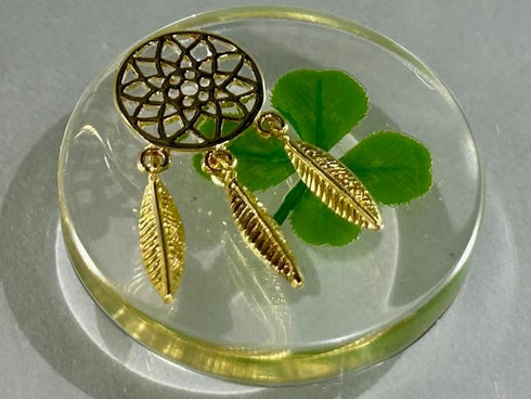 Real Four Leaf Clover Good Luck Pocket Token, 1.25” Preserved, Including Metal Ornament (Dream Catcher)