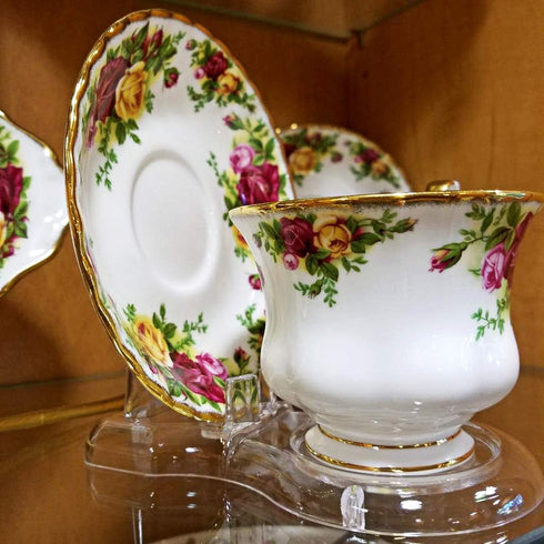 Hipiwe Acrylic Tea Cup Saucer Display Stands, Clear Dinnerware Easel Stand, Pack of 8