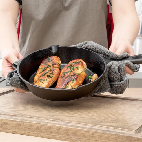 Restaurantware Met Lux 7.75 Inch Cast Iron Skillet - Pre-Seasoned Fry Pan with Handle and Pour Spouts for Cooking