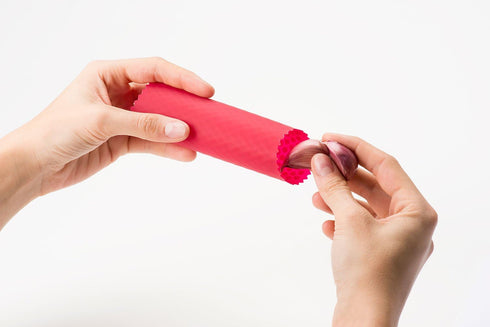 Zyliss Garlic Peeler, Silicone Tube Roller for Easy Garlic Skin Removal, Dishwasher Safe, Red