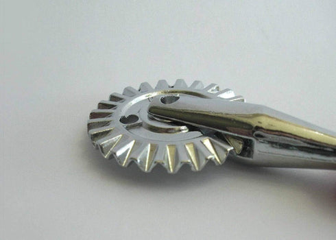 Tredoni 1.6" Pastry Wheel - Dough Stamp Cutter/Crimper, Stainless Steel Wheel with Wooden Handle
