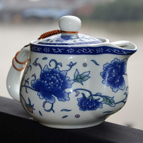 Blue White Peony Flower Teapot, 500ml Porcelain Kettle with Stainless Infuser (Mudan Flower)