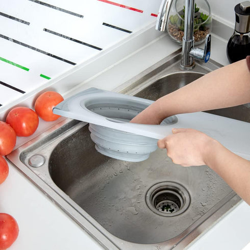 Restaurantware RW Base Cutting Board Strainer, 19.7"x11.2" with Non-Slip Rubber Feet, Gray