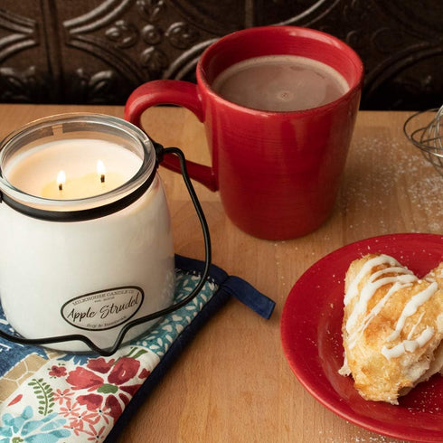 Milkhouse Candle Creamery Scented Soy Candle, Apple Strudel, 16-Ounce