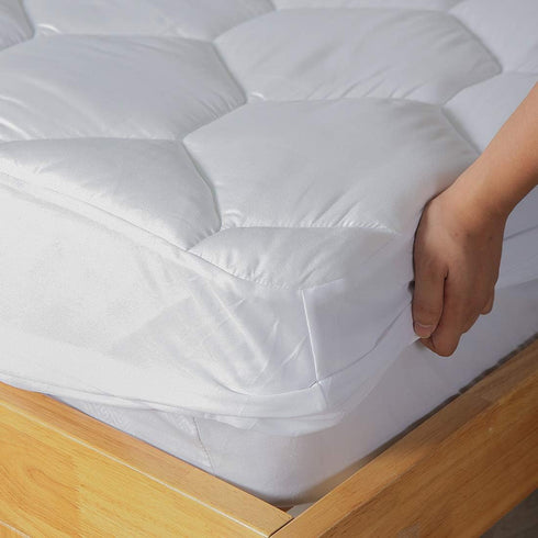 Queen Mattress Pad, Ultra Soft Quilted Fitted Topper Cover, 8-21" Deep Pocket Protector for Dorm Home Hotel (White)