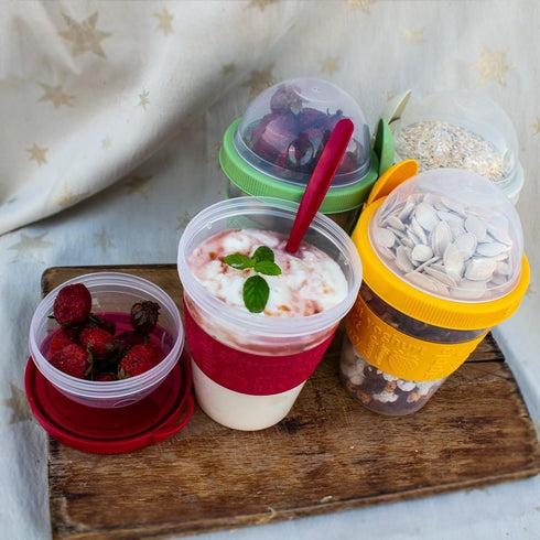 LEVKO (SET 4 Go Cereal Crunch Breakfast Yogurt Cups with Lids and Spoon Reusable Smoothie Oatmeal Container Snack Prep