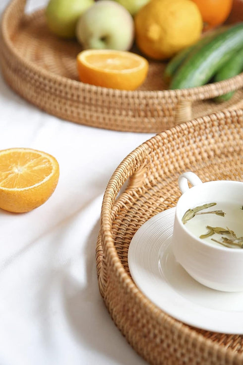 HITOMEN 11.8'' Hand-Woven Round Rattan Serving Tray Natural-M Decorative Wicker Trays with Handles for Coffee Table