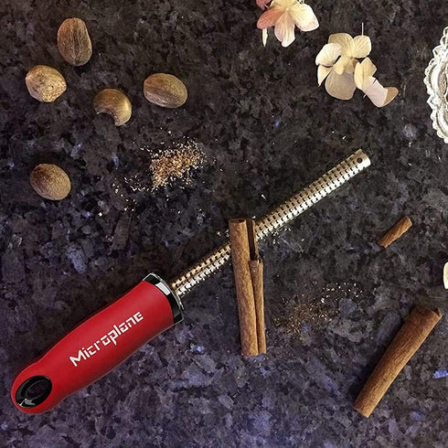 Microplane Specialty Spice Grater, Perfect for Nutmeg & Cinnamon, with Safety Cover, Red