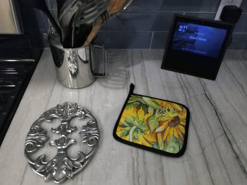 Caroline's Treasures JMK1266PTHD Sunflowers Pair of Heat Resistant Pot Holders, Kitchen Hot Pads for Cooking, 7 1/2 x 7