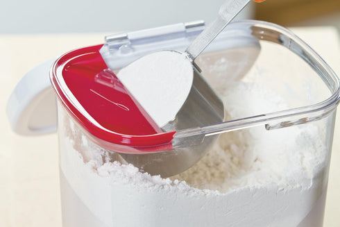 Prep Solutions by Progressive Flour Keeper with Built in Leveler, 3.8 Quart Capacity