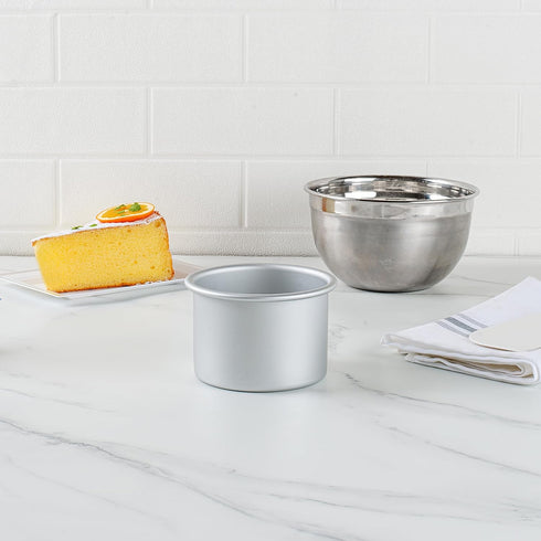 Restaurantware-Met Lux 4 x 3 Inch Baking Tin, 1 Round Cake Pan, Oven-Ready Anodized Aluminum