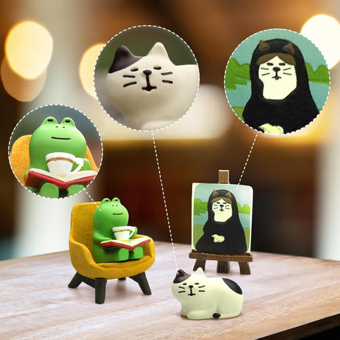 RAQWI Set Cute Frog Reading on Yellow Sofa Figurine with Cat Painting & Kitten Statue, Mini Resin Animal for Office