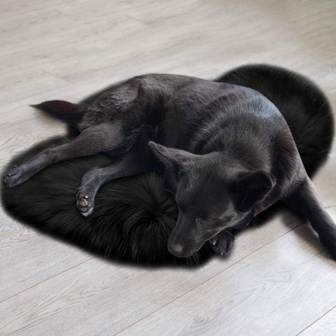 Mudder 2 Pieces Heart Shaped Rug, Faux Fluffy Carpet Door Mat for Bedroom, 12 x 16 Inch (Black)