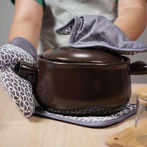 Oven Mitts and Pot Holders Sets 6pcs, Thick Cotton Oven Gloves High Heat Resistant 500?with Extra Long Oven Mitts and Hot Pads Potholders with Non-Slip Silicone Surface for Cooking Baking by NAVITHOUS