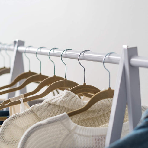 IRIS USA Freestanding Clothes Rack with Shelf, Easy to Assemble, White