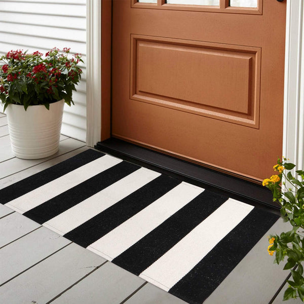 Collive Black and White Striped Outdoor Rug, 24"x 35", Washable Front Christmas Door Mat for Entryway