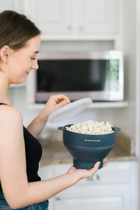 The Silicone Kitchen Collapsible Microwave Popcorn Maker Bowl, Non-Toxic, Dishwasher Safe, Dark Blue.